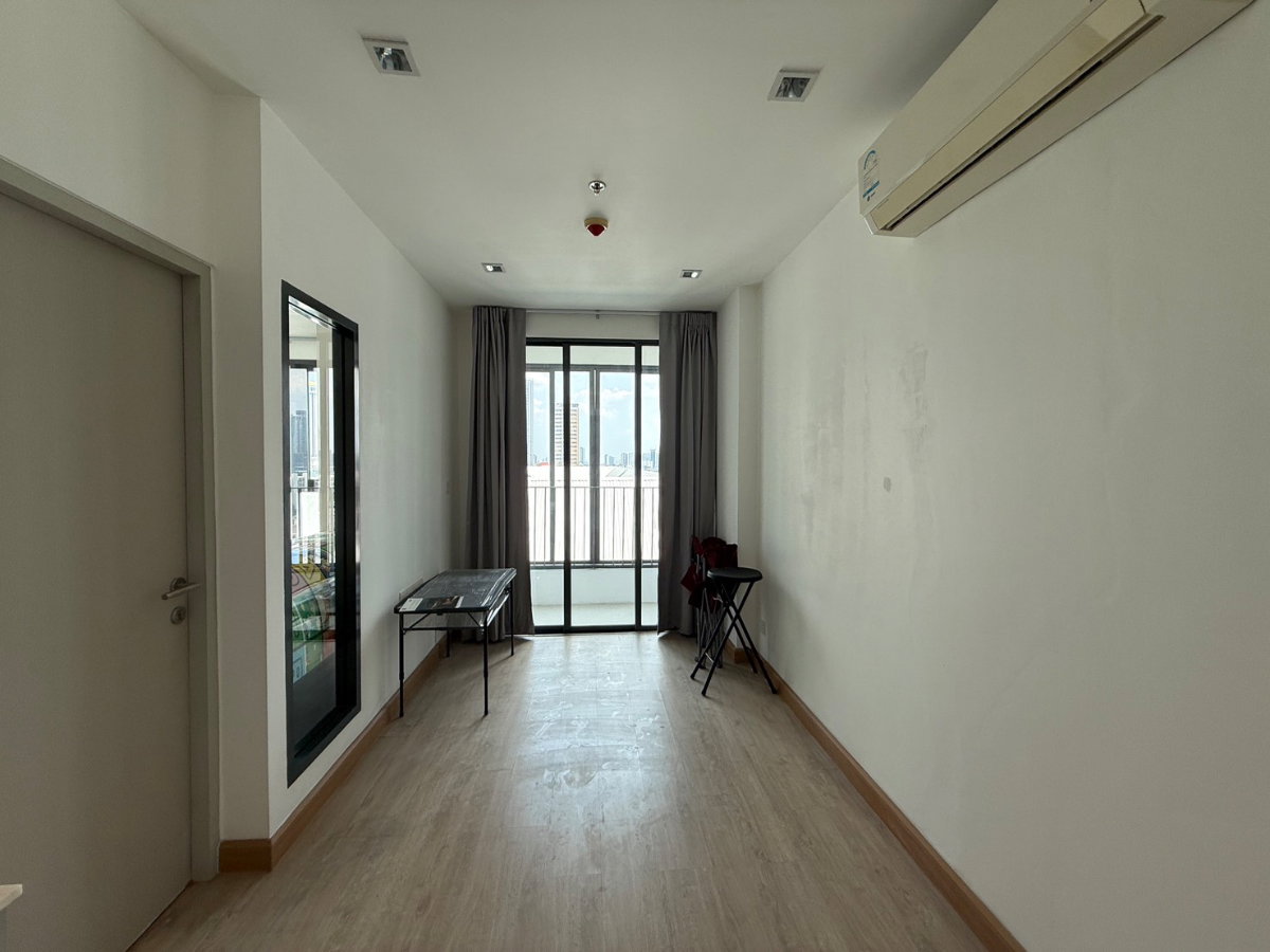 picture IDEO Mobi Sathron - One Bedroom for Sale / HBH-ST-237 - 1/9