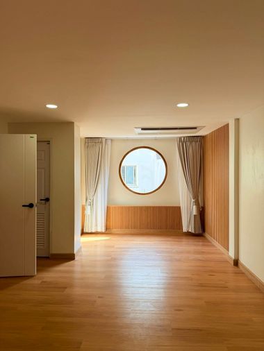 4-bed townhouse for rent, 20 sq wah, Lan Thong Sathorn