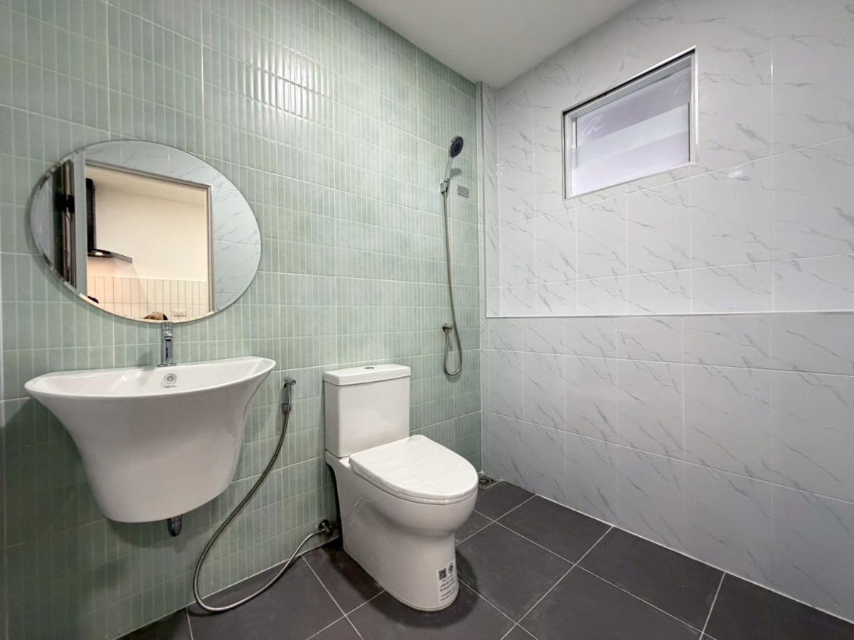 รูป 🏡✨ ขายทาวน์โฮม 2 ชั้น ย่านวัชรพล | ทำเลดี หลังตลาดถนอมมิตร ใกล้ทางด่วน ✨🏡 - รูปที่ 16/18