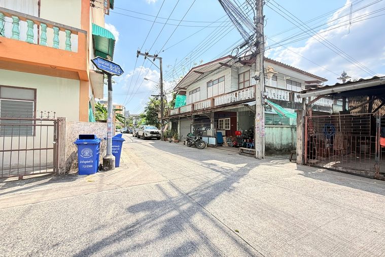 ขายที่ดินเมืองนนทบุรี 26 ตรว. ห่างถนนนครอินทร์เพียง 400 เมตร