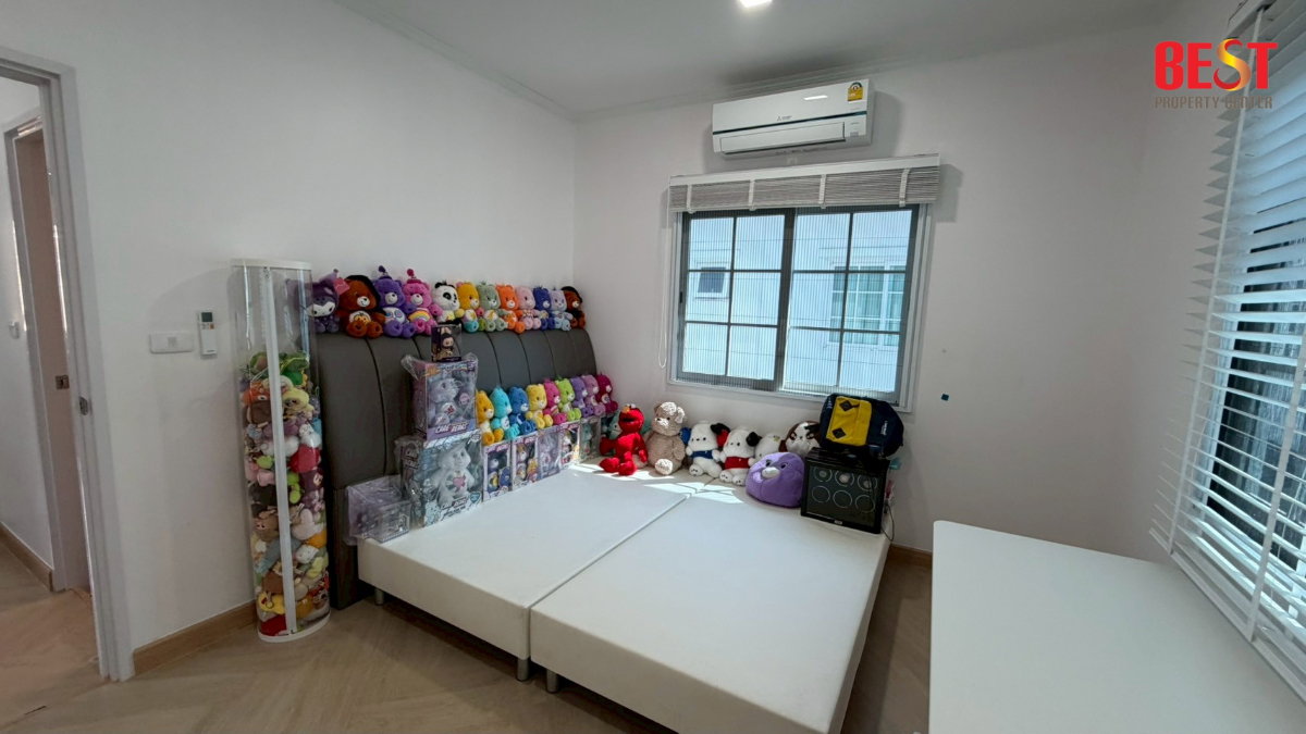 รูป ขาดทุนเป็นล้าน! ขายบ้านหลังมุม โครงการ โกลเด้นนีโอ 2 รามอินทรา-วงแหวน แต่งสวย สภาพนางฟ้า หิ้วกระเป๋าเข้าอยู่ได้เลย - รูปที่ 17/24