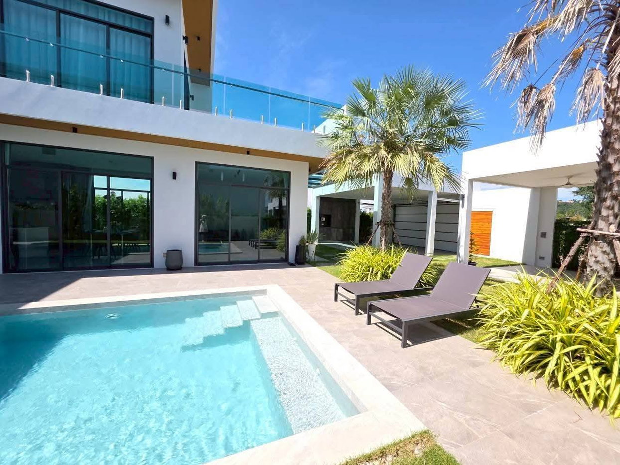 รูป Pool Villa 4 Bedroom for Sale in Huai Yai Pattaya - รูปที่ 1/21