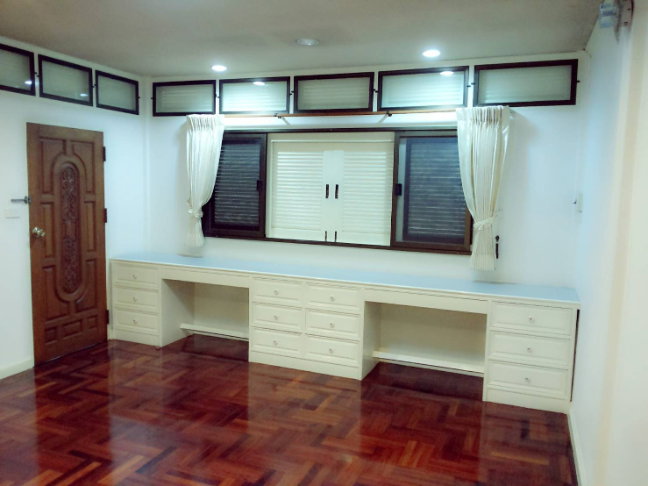 รูป ด่วน!!! ราคาพิเศษ ขาย/ ให้เช่า Home Office Furniture Built-In  สองหลังติดกัน 3 ชั้น 4 ห้องนอน ติดรถไฟฟ้าสายสีน้ำเงิน - รูปที่ 32/37
