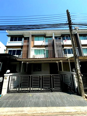 เช่าทาวน์โฮม ถนนลาดกระบัง : HR3316ให้เช่าทาวน์โฮม 3 ชั้น Town Plus อ่อนนุช – สภาพดี รีโนเวทใหม่ ใกล้ Robinson ลาดกระบัง เพียง 10 นาที