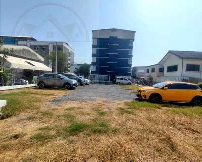 Apartment building for sale Lat Phrao Road : 5-Storey Apartment for Sale – Prime Ladprao Location, Bang Kapi, Bangkok