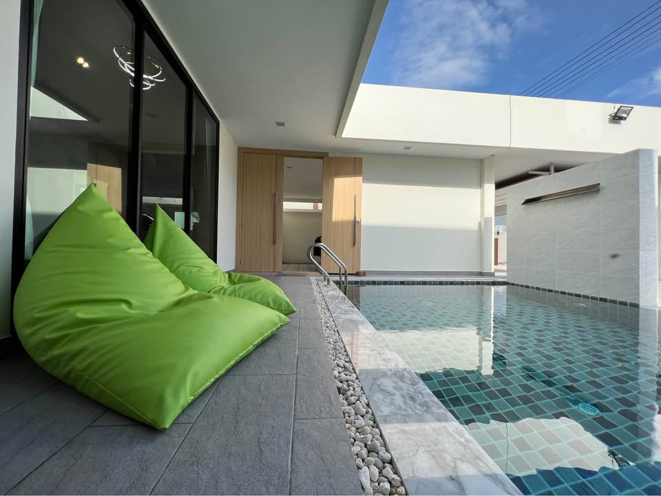 รูป 3BR Pool Villa for Sale in East Pattaya, Peaceful Location - รูปที่ 2/18