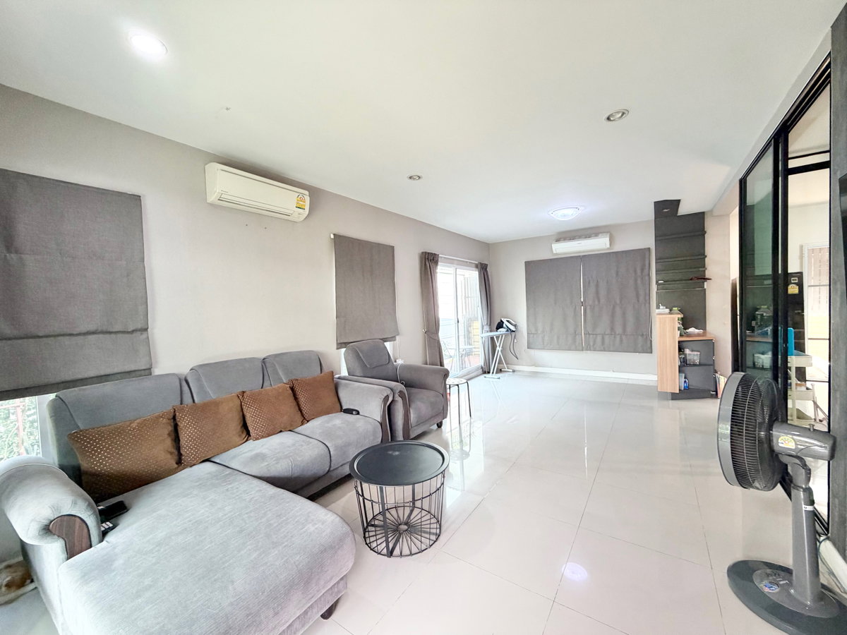 รูป ขายบ้าน Passorn Prestige ภัสสร เพรสทีจ พัฒนาการ 38 หลังมุม โซนส่วนตัว โครงการเงียบสงบ ทำเลศักยภาพ เดินทางสะดวก  เข้าออกได้ทั้งพัฒนาการ และอ่อนนุช - รูปที่ 9/34
