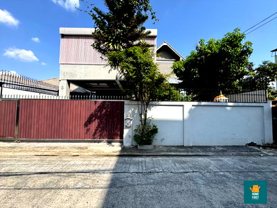 Houses for rent Raffles International College : Detached house opposite Mega Bangna, 60 sq.wa, 4 bedrooms, 4 bathrooms, 55,000 baht.