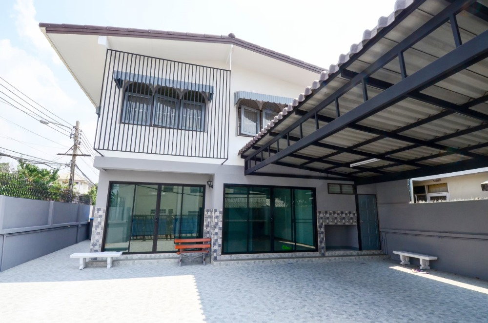 รูป WS6870 🏡 ให้เช่า บ้านเดี่ยว 2 ชั้น / Home Office โชคชัย 4 แยก 76 บ้านหัวมุม ทำเลดี เช่าเพียง 40,000 บาท / เดือน - รูปที่ 1/9