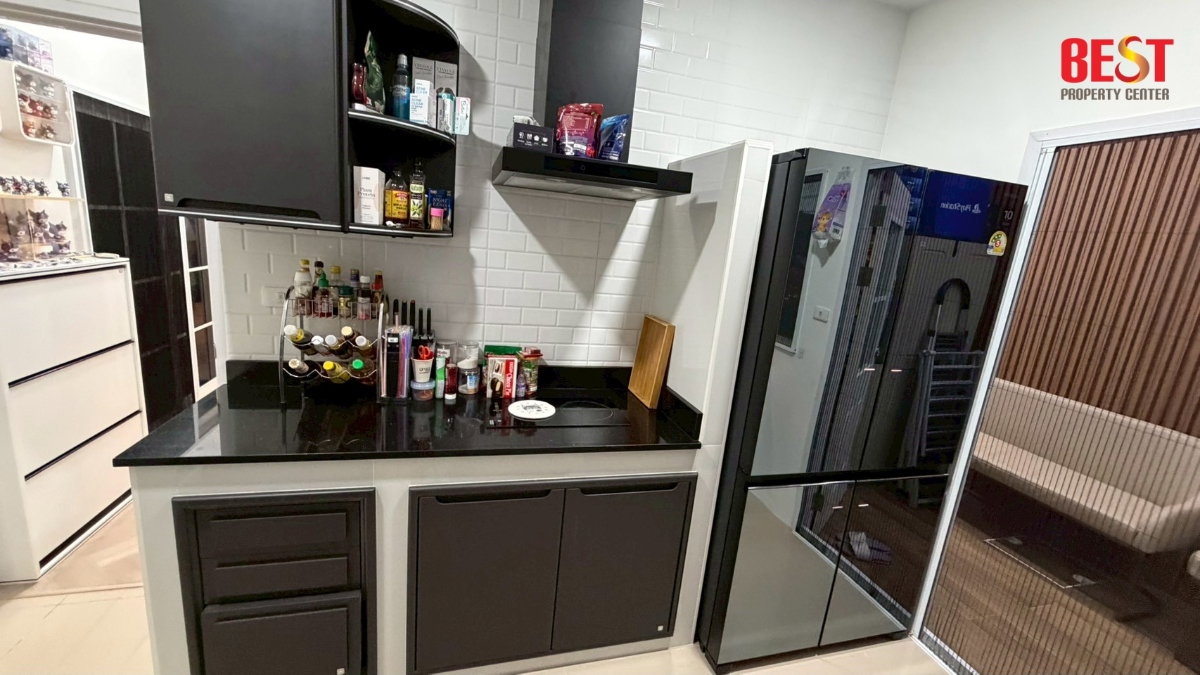 รูป ขาดทุนเป็นล้าน! ขายบ้านหลังมุม โครงการ โกลเด้นนีโอ 2 รามอินทรา-วงแหวน แต่งสวย สภาพนางฟ้า หิ้วกระเป๋าเข้าอยู่ได้เลย - รูปที่ 8/24