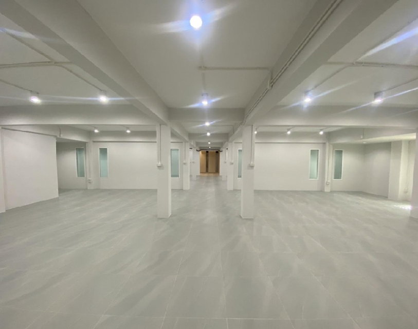 รูป ให้เช่าอาคารสำนักงาน / Office / พื้นที่ ชั้น 1 เท่านั้น / ซอยปรีดีพนมยงค์ 14 สุขุมวิท 71 / อาคารพื้นที่ใช้สอย 500 ตารางเมตร  - รูปที่ 13/14