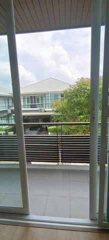 รูป HR3318ให้เช่าบ้านเดี่ยวหรู โครงการนารา โบทานิค ศรีนครินทร์ ใกล้รถไฟฟ้าสายสีเหลืองเพียง 200 เมตร Build-in ทั้งหลัง พร้อมเข้าอยู่ - รูปที่ 14/42