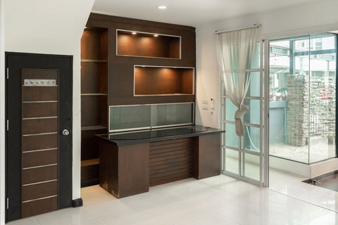 รูปภาพ 🏢 ให้เช่า Home Office 3 ชั้น ลาดพร้าววังหิน 34 ✨ ตกแต่งพร้อมใช้งาน พื้นที่เยอะ เหมาะสำหรับทำออฟฟิศ สตูดิโอ หรือพักอาศัยควบคู่การทำงาน