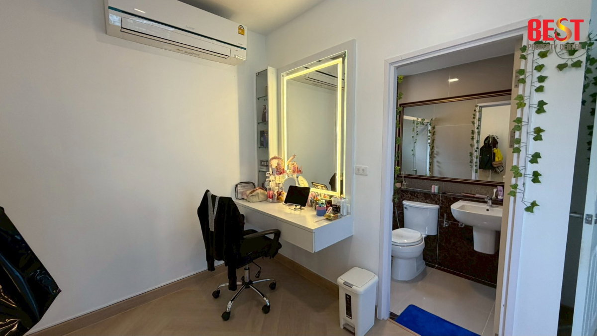 รูป ขาดทุนเป็นล้าน! ขายบ้านหลังมุม โครงการ โกลเด้นนีโอ 2 รามอินทรา-วงแหวน แต่งสวย สภาพนางฟ้า หิ้วกระเป๋าเข้าอยู่ได้เลย - รูปที่ 14/24