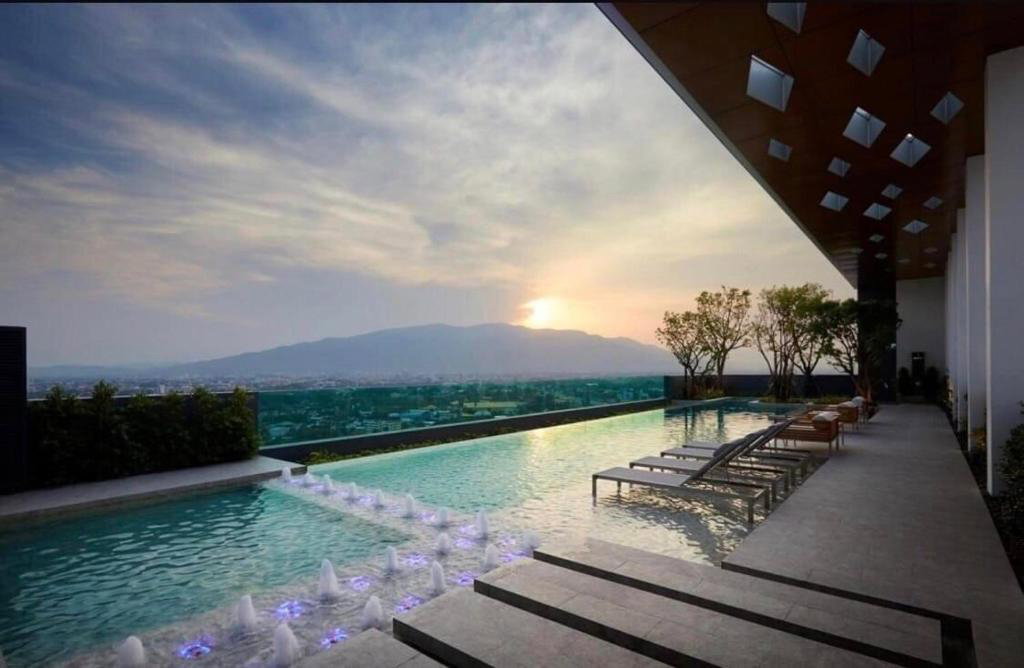 รูป 🔥 ให้เช่าคอนโด ที่ เอสเซ้น คอนโดมิเนียม (Escent CPN) ทำเลดีมาก เดินทางสะดวก ติดเซ็นทรัลเชียงใหม่ ใกล้ Supermarket ร้านสะดวกซื้อ และอื่นๆอีกมากมาย - รูปที่ 1/8