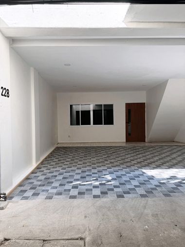 4-bed townhouse for rent, 20 sq wah, Lan Thong Sathorn