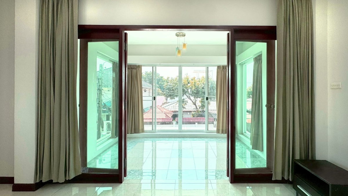 รูป 🏡✨ ขายและปล่อยให้เช่า บ้านเดี่ยว 2 ชั้น หมู่บ้านเคหะนคร 3 ซอยพัฒนาการ 50 4 ห้องนอน 3 ห้องน้ำ บ้านสวย พร้อมอยู่รีโนเวทใหม่ทั้งหลัง - รูปที่ 11/18