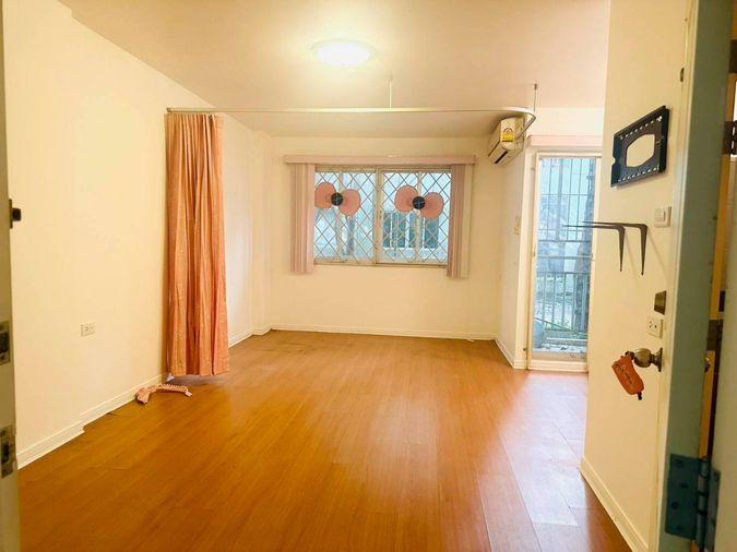 ขายคอนโด ล้านต้นๆ  LUMPINI CONDOTOWN รามอินทรา-หลักสี่ ห้องเปล่าแต่งสวย ใกล้ Central รามอินทรา