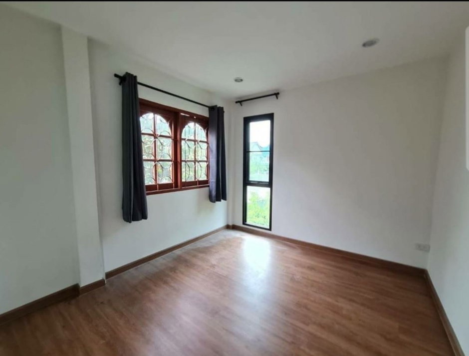 รูป 🏢 ให้เช่า Home Office รีโนเวทใหม่ ย่านโชคชัย 4 ✨ ทำเลดี ใจกลางโชคชัย 4 บ้านเงียบสงบ ซอยตัน เหมาะสำหรับทำออฟฟิศ บริษัท หรือใช้งานแบบพักอาศัยควบคู่ได้ - รูปที่ 10/18