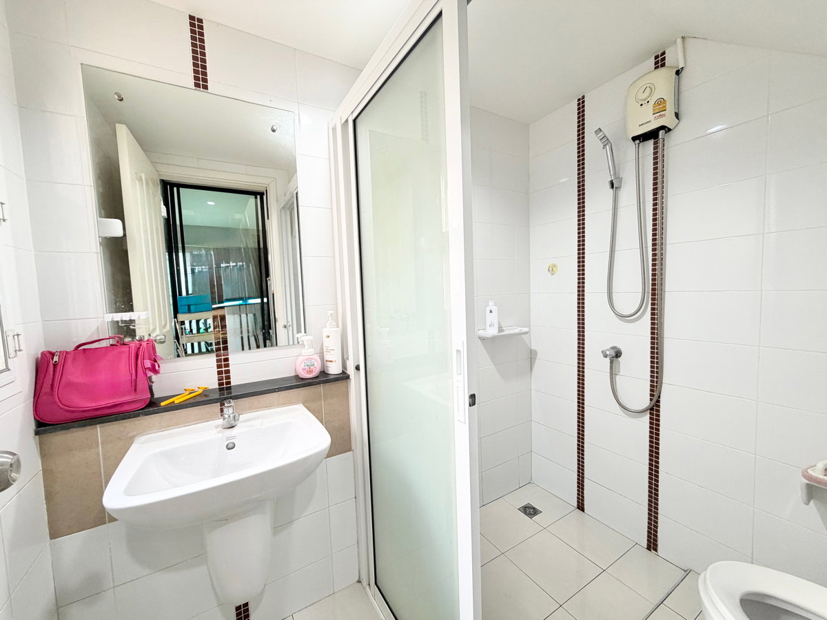 รูป ขายบ้าน Passorn Prestige ภัสสร เพรสทีจ พัฒนาการ 38 หลังมุม โซนส่วนตัว โครงการเงียบสงบ ทำเลศักยภาพ เดินทางสะดวก  เข้าออกได้ทั้งพัฒนาการ และอ่อนนุช - รูปที่ 17/34