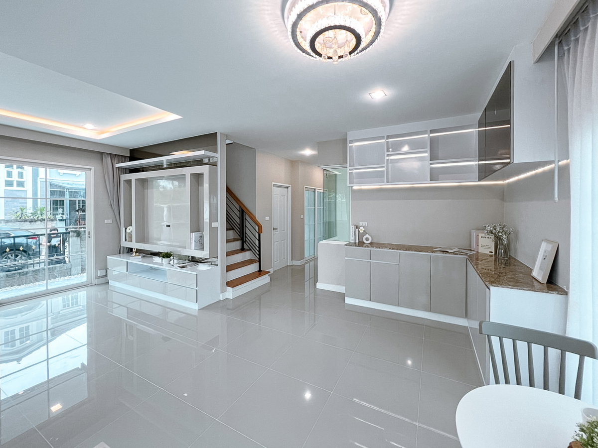 รูป ขายบ้านแฝด 2 ชั้นหลังมุม รีโนเวทใหม่ทั้งหลัง "โกลเด้น นีโอ สาทร" เพียง 11.9 ล้าน - รูปที่ 9/33