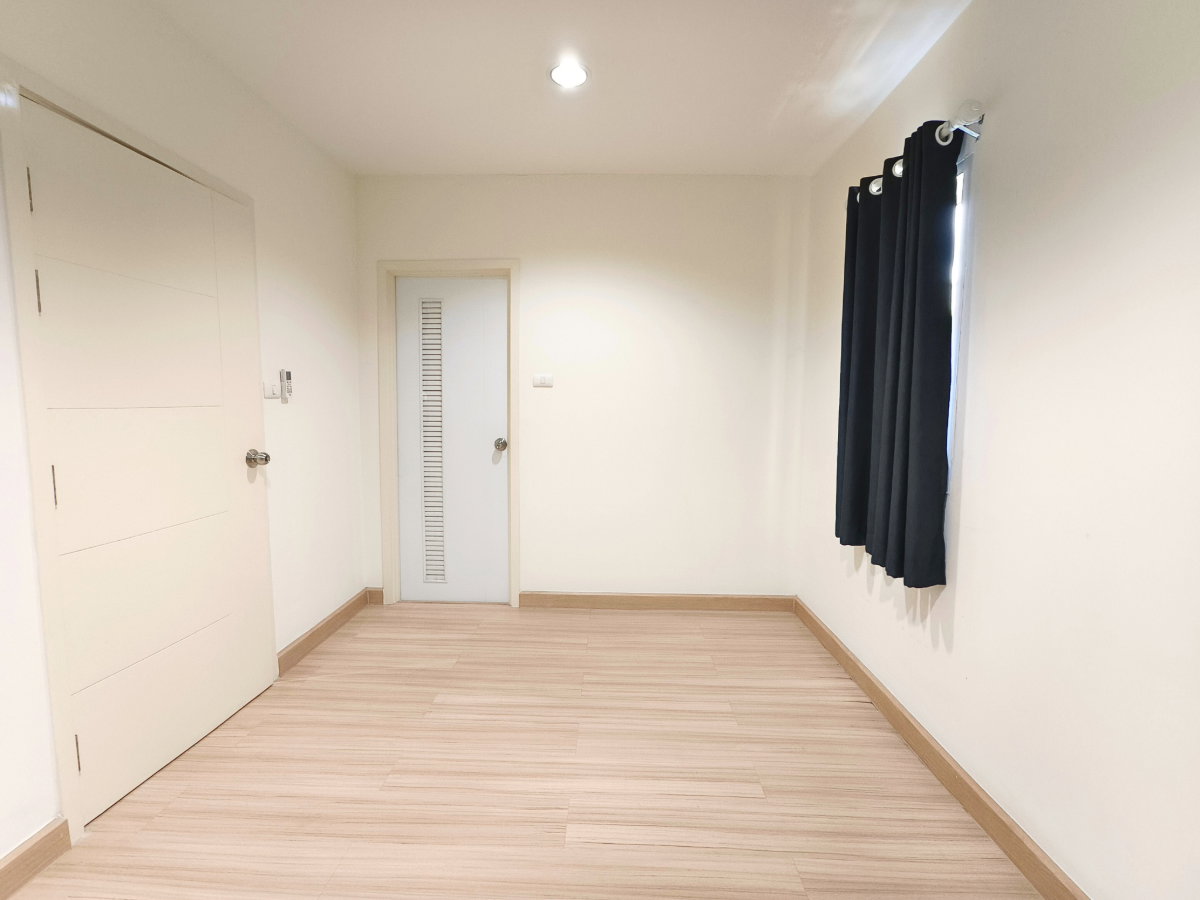 รูป ให้เช่า Home Office แปลงมุม ปรัชญา บิซโฮม อ่อนนุช-สุวรรณภูมิ ติดโรบินสันลาดกระบัง 3 ห้องนอน 3 ห้องน้ำ 2 ห้องโถงใหญ่ - รูปที่ 11/16