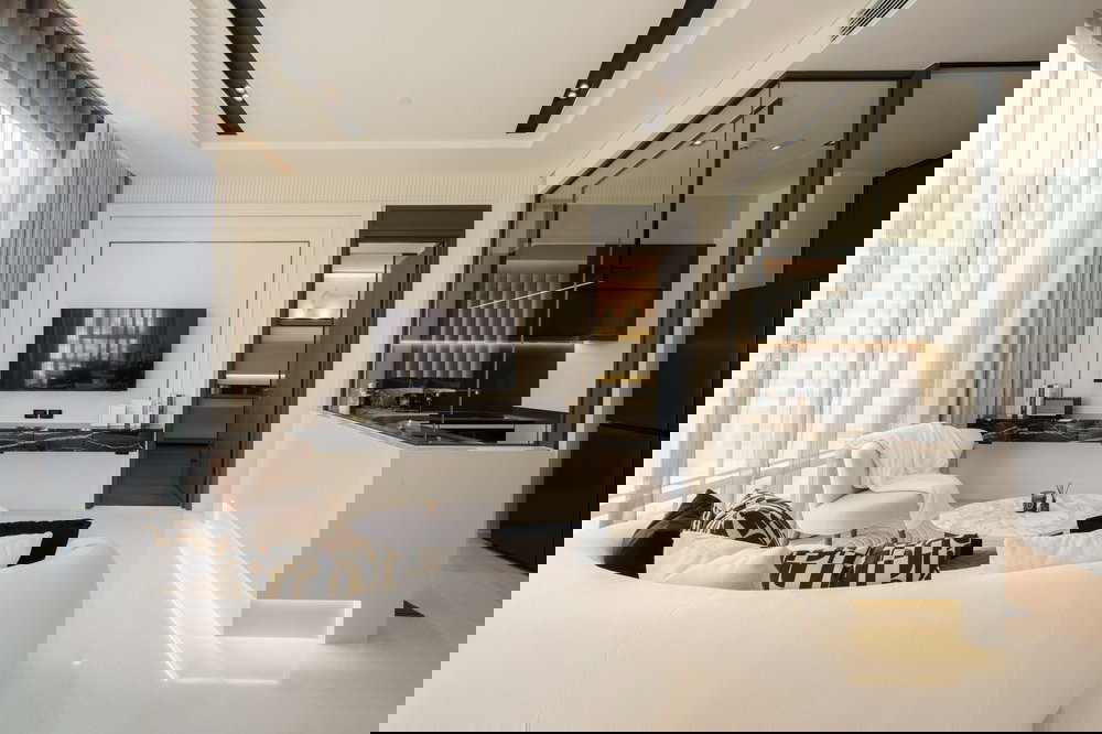 รูป เช่าด่วน ! The Bangkok Thonglor, 2 นอน, 2 น้ำ, ห้องมุม, ชั้นสูง11+, ห้องหายาก, ส่วนกลางอลังการ ! Code C20250500030 แต่งครบ, สไตล์โมเดิร์นหรูหรา - รูปที่ 4/9