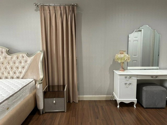 รูป HR3317ให้เช่าบ้านเดี่ยวหรู พร้อมอยู่ บุราสิริ ปัญญาอินทรา เฟอร์นิเจอร์ครบจัดเต็ม บรรยากาศรีสอร์ท วิวยุโรป หิ้วกระเป๋าเข้าอยู่ได้เลย - รูปที่ 6/20