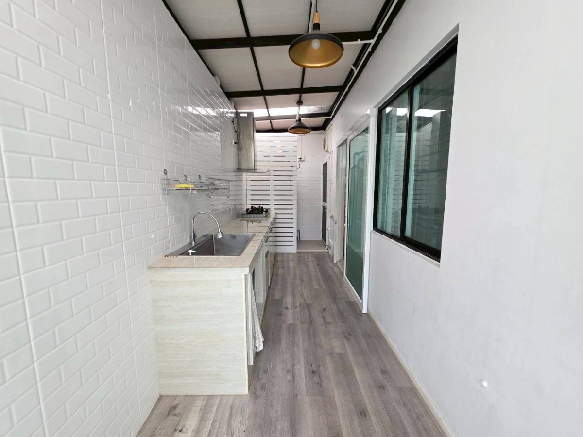 รูป LB101/ขาย  บ้านสไตล์โมเดิร์น พร้อมอยู่ ในโครงการคุณภาพ อารียา โคโม่ บางนา ทำเลศักยภาพย่านบางนา - รูปที่ 10/12
