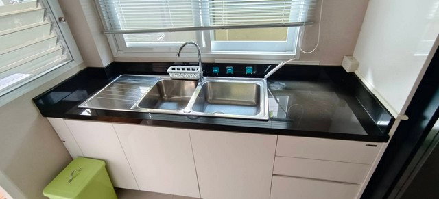 รูป HR3318ให้เช่าบ้านเดี่ยวหรู โครงการนารา โบทานิค ศรีนครินทร์ ใกล้รถไฟฟ้าสายสีเหลืองเพียง 200 เมตร Build-in ทั้งหลัง พร้อมเข้าอยู่ - รูปที่ 31/42