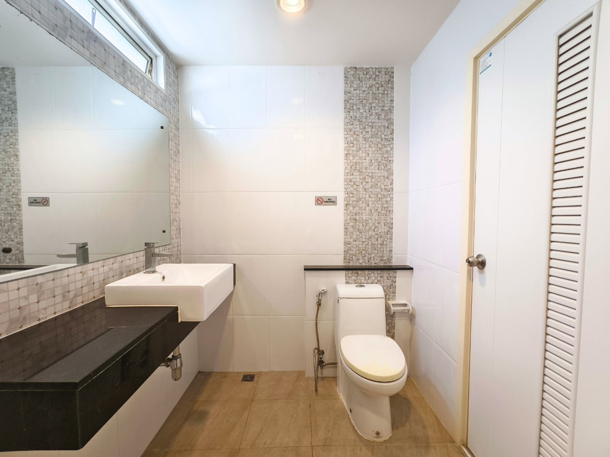 รูป ให้เช่า Home Office แปลงมุม ปรัชญา บิซโฮม อ่อนนุช-สุวรรณภูมิ ติดโรบินสันลาดกระบัง 3 ห้องนอน 3 ห้องน้ำ 2 ห้องโถงใหญ่ - รูปที่ 14/16