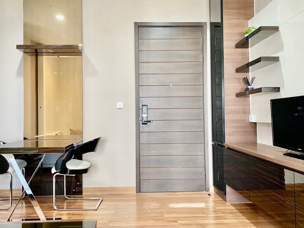 picture For Rent❗️“ 𝐈𝐕𝐘 𝐀𝐦𝐩𝐢𝐨“ Studio 1 Bedroom Near : MRT-Thiland Cutural Centre - 10/17