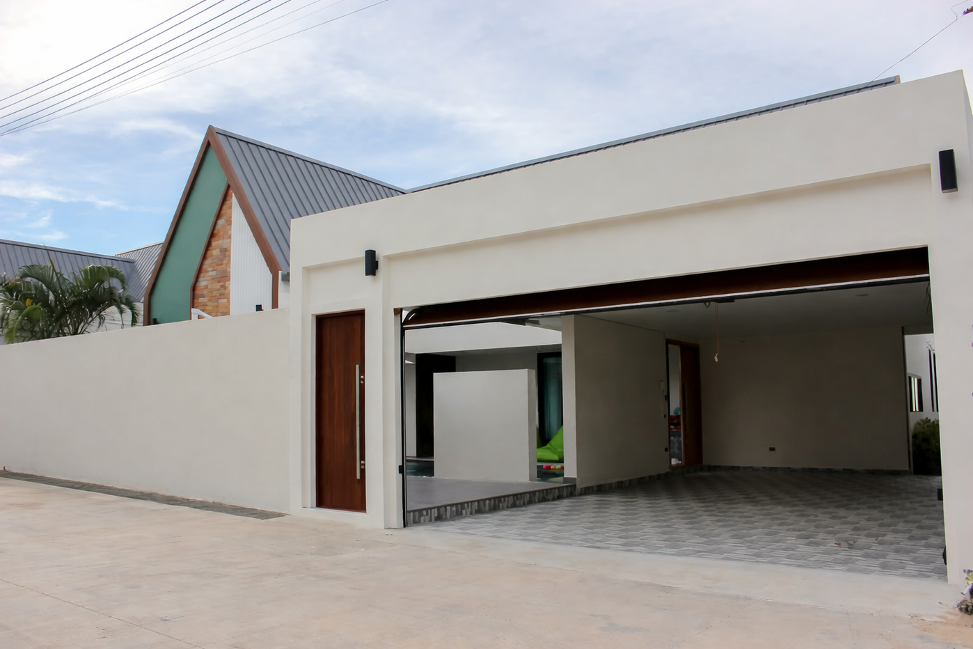 รูป 3BR Pool Villa for Sale in East Pattaya, Peaceful Location - รูปที่ 3/18