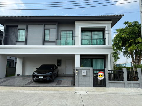 🏡✨ ปล่อยเช่าบ้านเดี่ยวหรู โครงการบริทาเนีย บางนา–ศรีวารี ซอยลาดกระบัง 54 4 ห้องนอน 5 ห้องน้ำ ติดสวนส่วนกลาง บรรยากาศส่วนตัวมาก 🌳