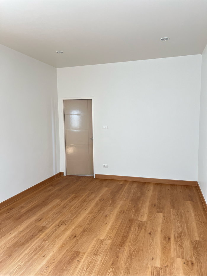 picture S Privacy by SK Real Estate LTD. - 7/50