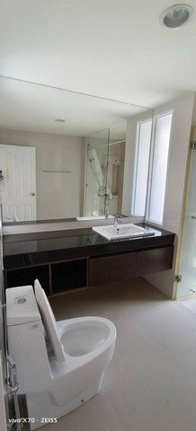 รูป HR3318ให้เช่าบ้านเดี่ยวหรู โครงการนารา โบทานิค ศรีนครินทร์ ใกล้รถไฟฟ้าสายสีเหลืองเพียง 200 เมตร Build-in ทั้งหลัง พร้อมเข้าอยู่ - รูปที่ 35/42