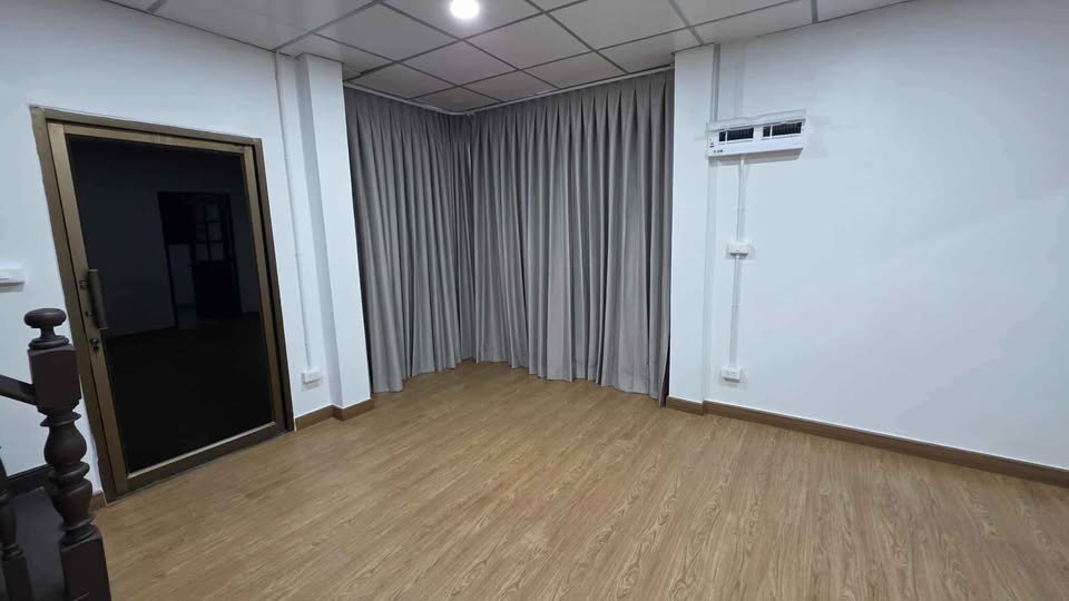 รูป MBR10 ทำเลทองนาคนิวาส! เช่าบ้านเดี่ยวทำโฮมออฟฟิศ ลาดพร้าว 71 (ซอย 44) พื้นที่ 260 ตร.ม. 5 นอน 4 น้ำ ใกล้ Central Eastville - รูปที่ 8/12