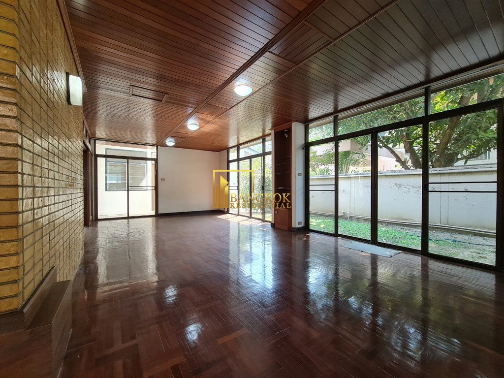 รูป Charming 3 Bedroom House For Rent in Nana - BR7742SH - รูปที่ 11/26