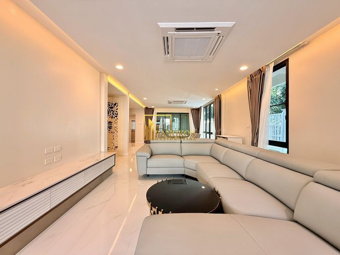 4-bed house for rent, 490 sqm, 1 sq wah, Watthana