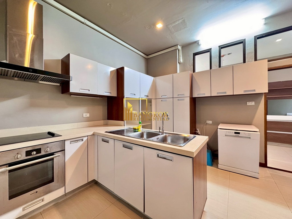 รูป Spacious 4 Bedroom Pool Villa for Rent in Sukhumvit 26 - BR28240SH - รูปที่ 18/57