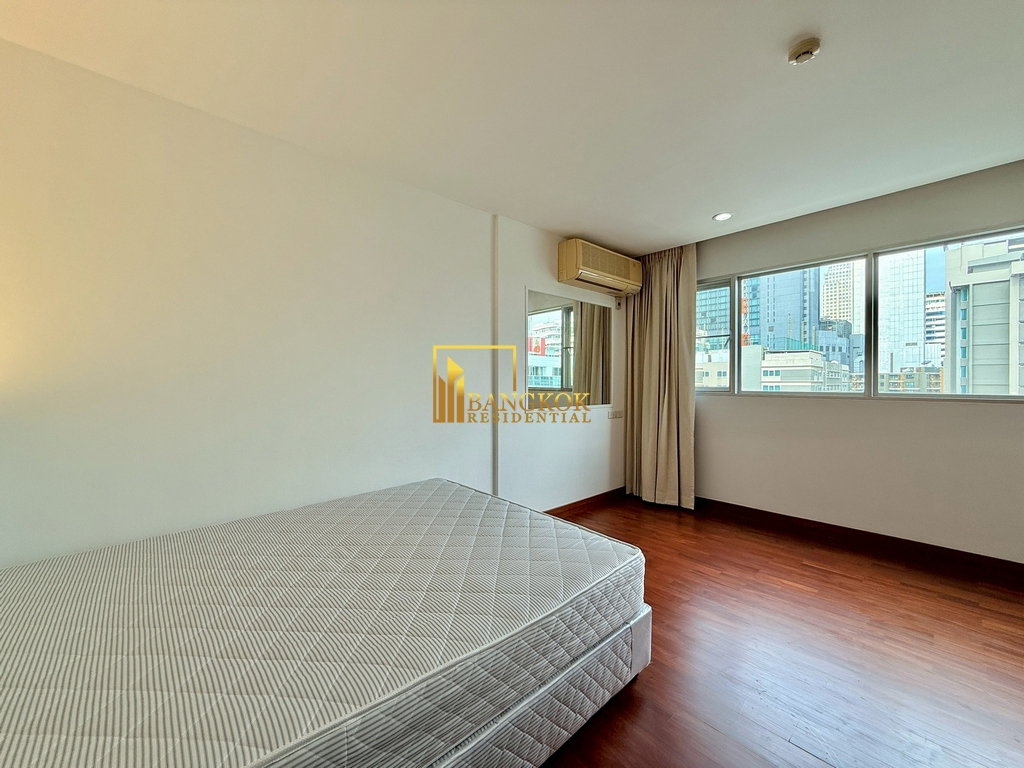 รูป Very Spacious 4 Bedroom Luxury Apartment in Phrom Phong - BR20691AP - รูปที่ 20/49