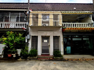 ทาวน์โฮม เกษตร : ขายทาวน์เฮาส์ 2 ชั้น ม.อมรพันธ์ 9 ซ.เสนานิคม 1 ลาดพร้าว ทำเลดี เดินทางสะดวก ใกล้BTS เสนานิคม 