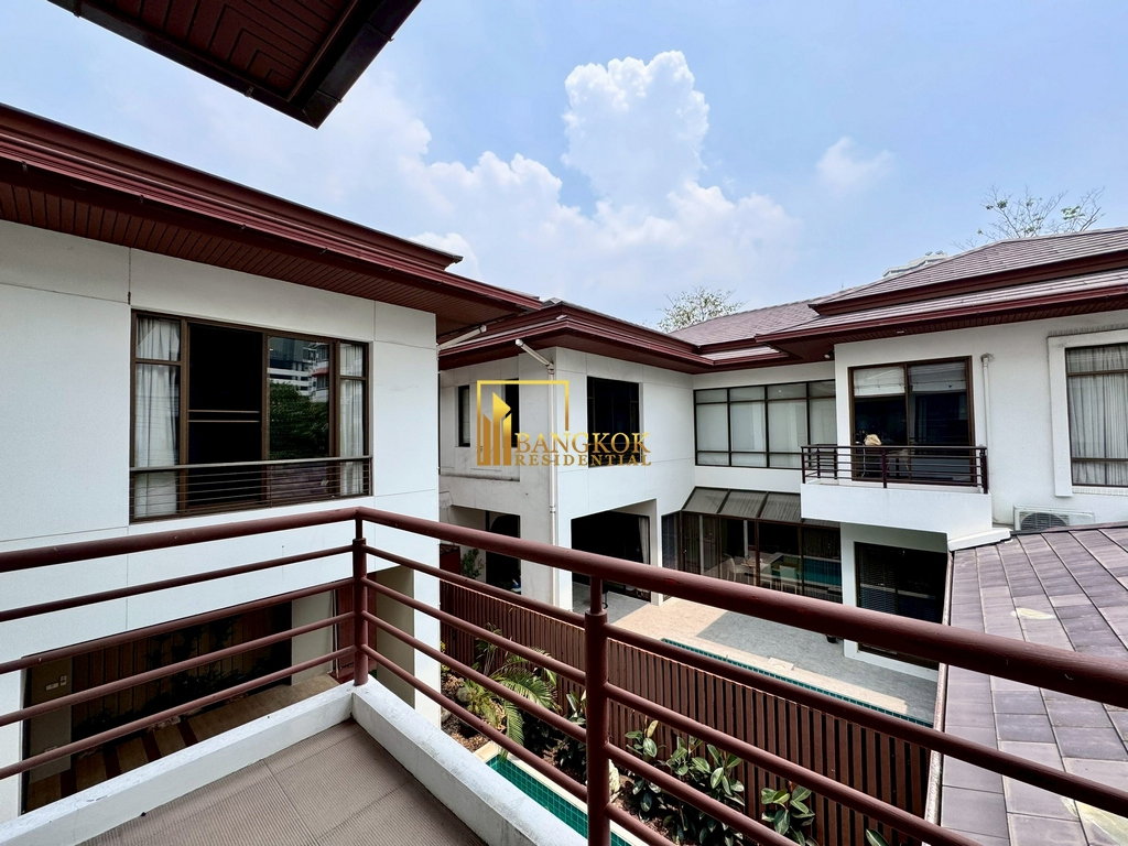 รูป Spacious 4 Bedroom Pool Villa for Rent in Sukhumvit 26 - BR28240SH - รูปที่ 34/57