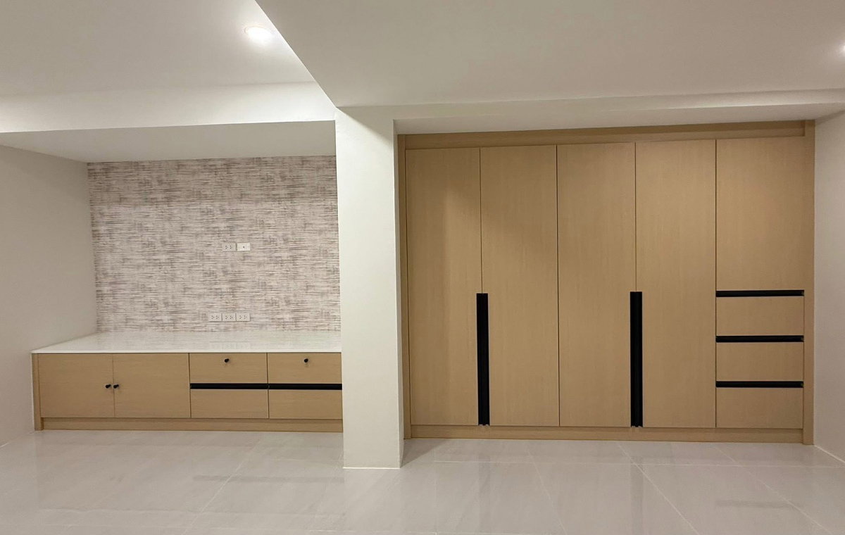 รูป 🏡 บ้านเดี่ยวรีโนเวทใหม่ ให้เช่า ย่านหัวหมาก 9 3 ห้องนอน 5 ห้องน้ำทำเลเงียบ สงบ เป็นส่วนตัว 🚫 ไม่รับจดทะเบียนบริษัท 💰 ค่าเช่า 65,000 บาท / เดือน - รูปที่ 6/17