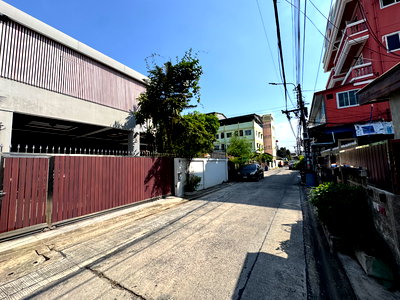 เช่าบ้านเดี่ยว สนามบินสุวรรณภูมิ : Rent บ้านเดี่ยว ตรงข้าม Mega Bangna 60 ตร.วา 4นอน 4น้ำ 55,000 บาท