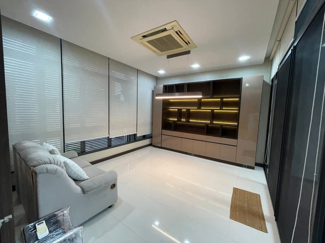 รูป 📣📣 ให้เช่า Parc Priva พระราม 9 บ้านเดี่ยว Super Luxury 3 ชั้น 4 ห้องนอน พร้อมอยู่ - รูปที่ 10/15