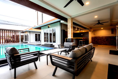 เช่าบ้านเดี่ยว ชลบุรี : Luxury Pool Villa for Rent Mabprachan Pattaya