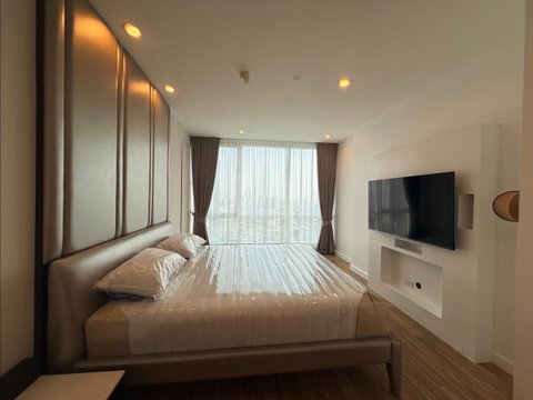 SL132/Condo for rent Ascourt Sathorn, newly renovated room. Modern design on high floor