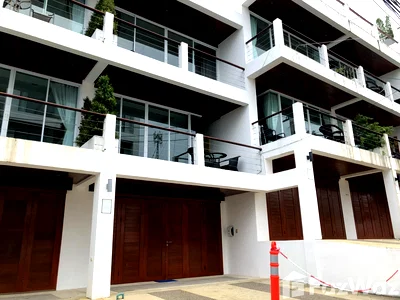 Townhouses for rent Phuket : 3 Bedroom Townhouse for rent at Sunrise 1727570