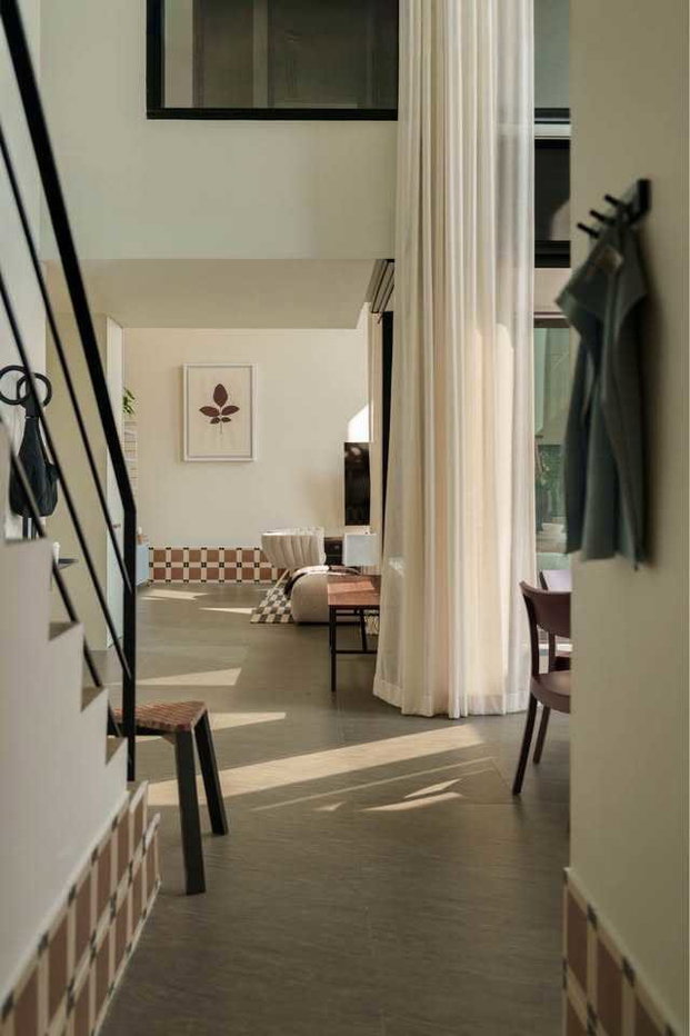 รูป LTH14690 – ห้องเช่าราคาเริ่ด ! ห้องสวยมากห้ามพลาดเด็ดขาดCondo for Rent | The Lofts Silom Duplex | 122 sqm | 2 Bedrooms 2 Bathrooms | Luxury Duplex High Floor Spacious City Living Best Value | Near BTS Surasak | 140,000 THB/Month | คอนโดดูเพล็กซ์ให้เช่า The Lofts Silom ขนาด 122 ตร.ม. 2 ห้องนอน 2 ห้องน้ำ ห้องเพดานสูง พื้นที่กว้าง ทำเลดี ใกล้ BTS สุรศักดิ์ ราคาเช่าคุ้มค่า 140,000 บาท/เดือน - รูปที่ 2/10